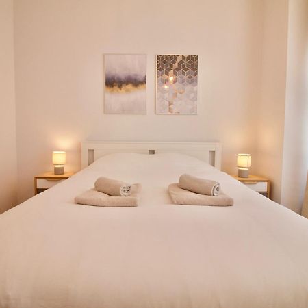 Heart Of Grand Place - Stunning 3Br Triplex Bryssel Exteriör bild