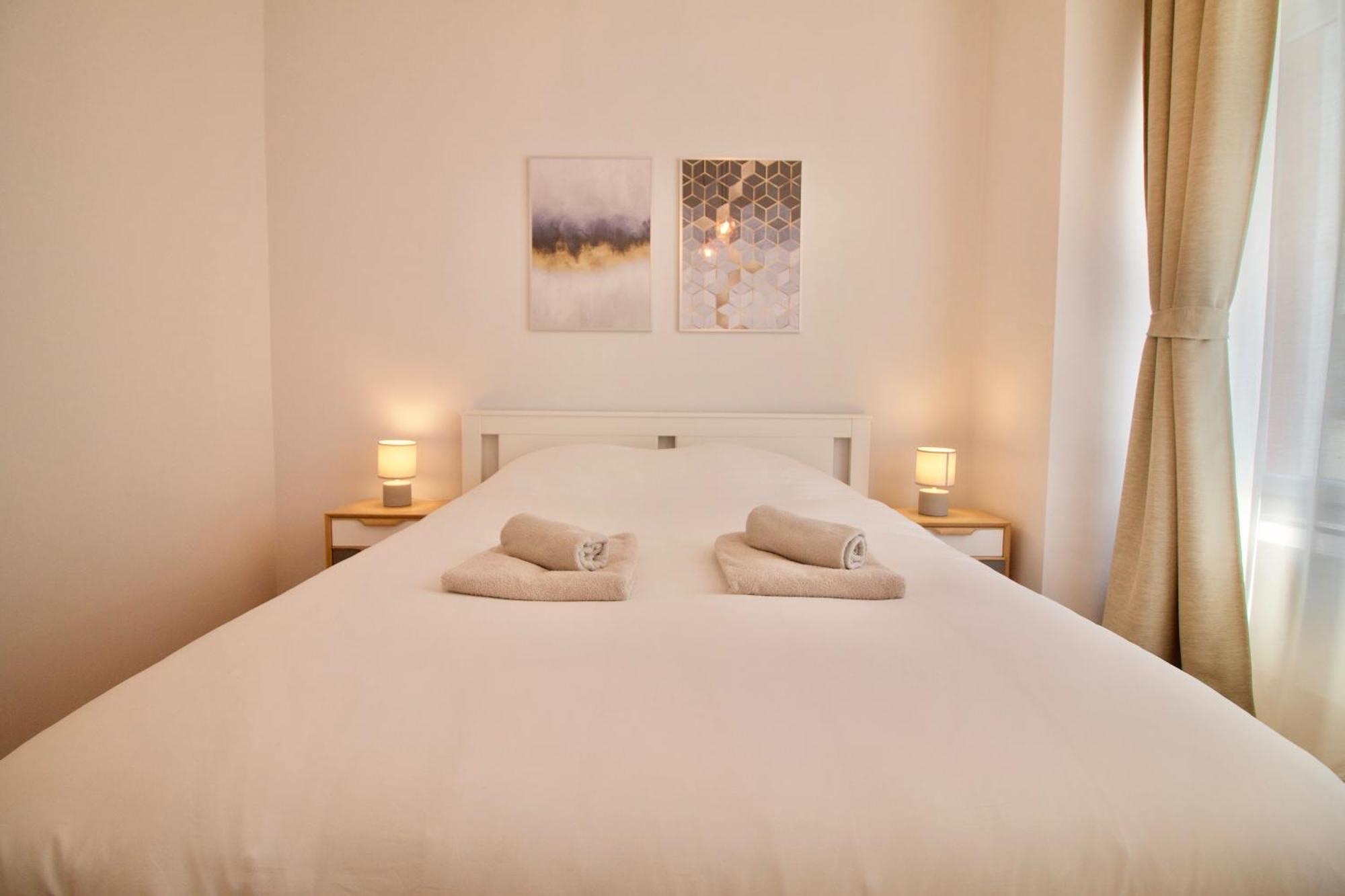 Heart Of Grand Place - Stunning 3Br Triplex Bryssel Exteriör bild