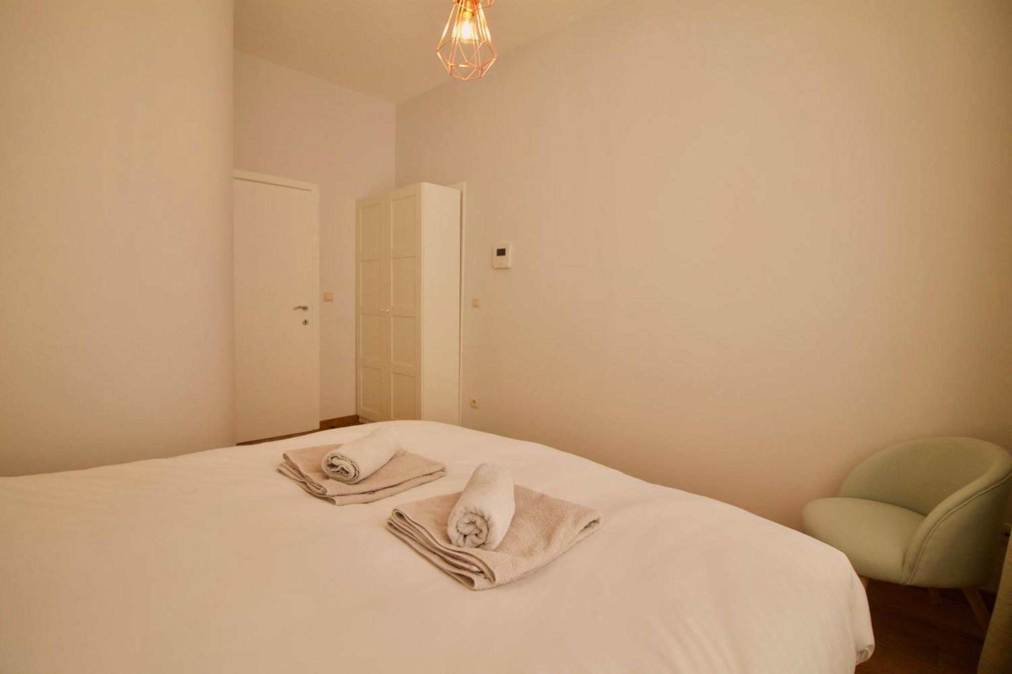 Heart Of Grand Place - Stunning 3Br Triplex Bryssel Exteriör bild