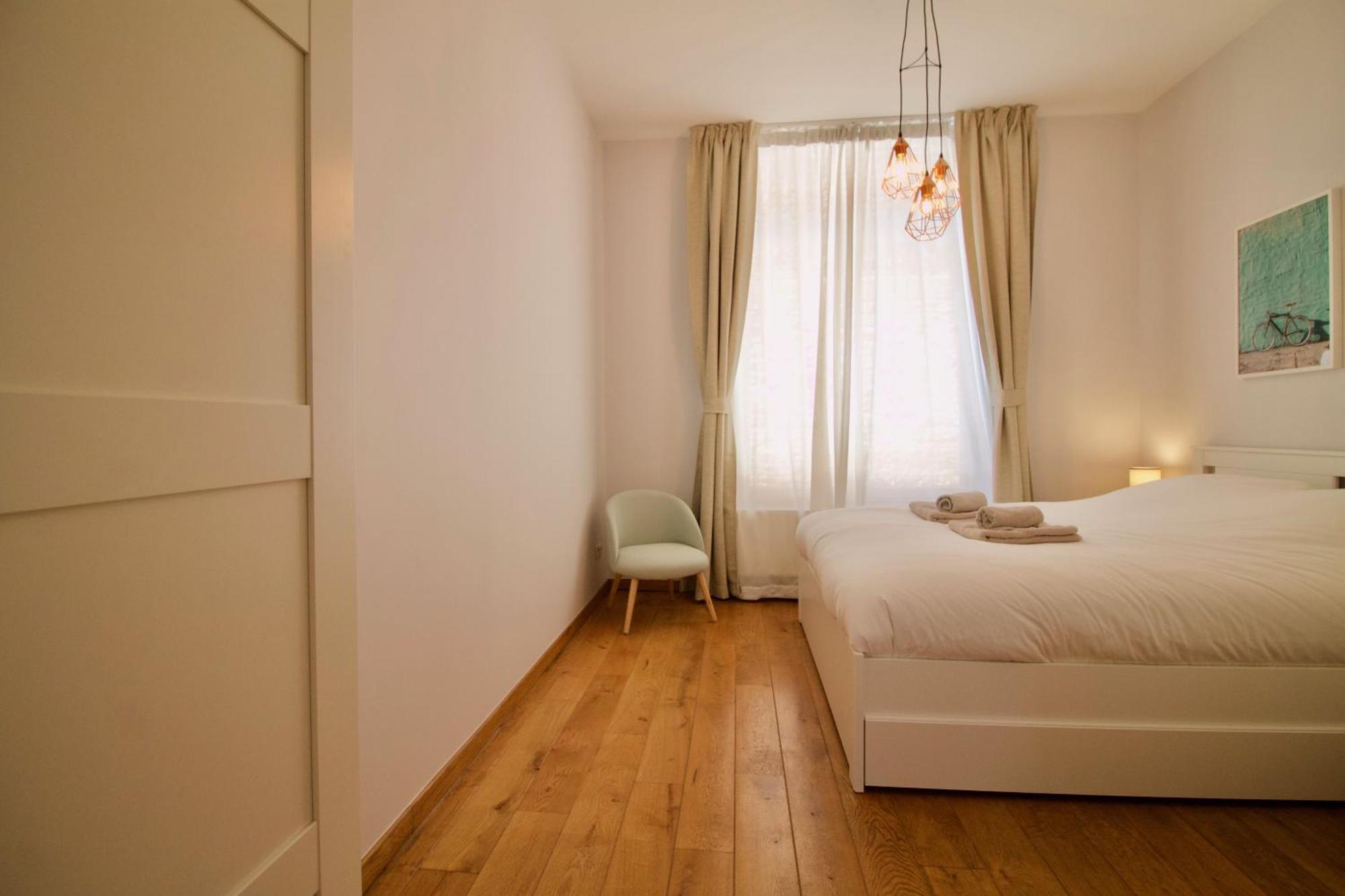 Heart Of Grand Place - Stunning 3Br Triplex Bryssel Exteriör bild